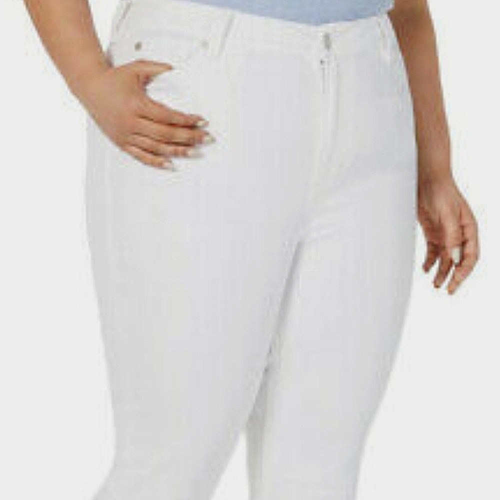 Celebrity Pink Plus Crop White